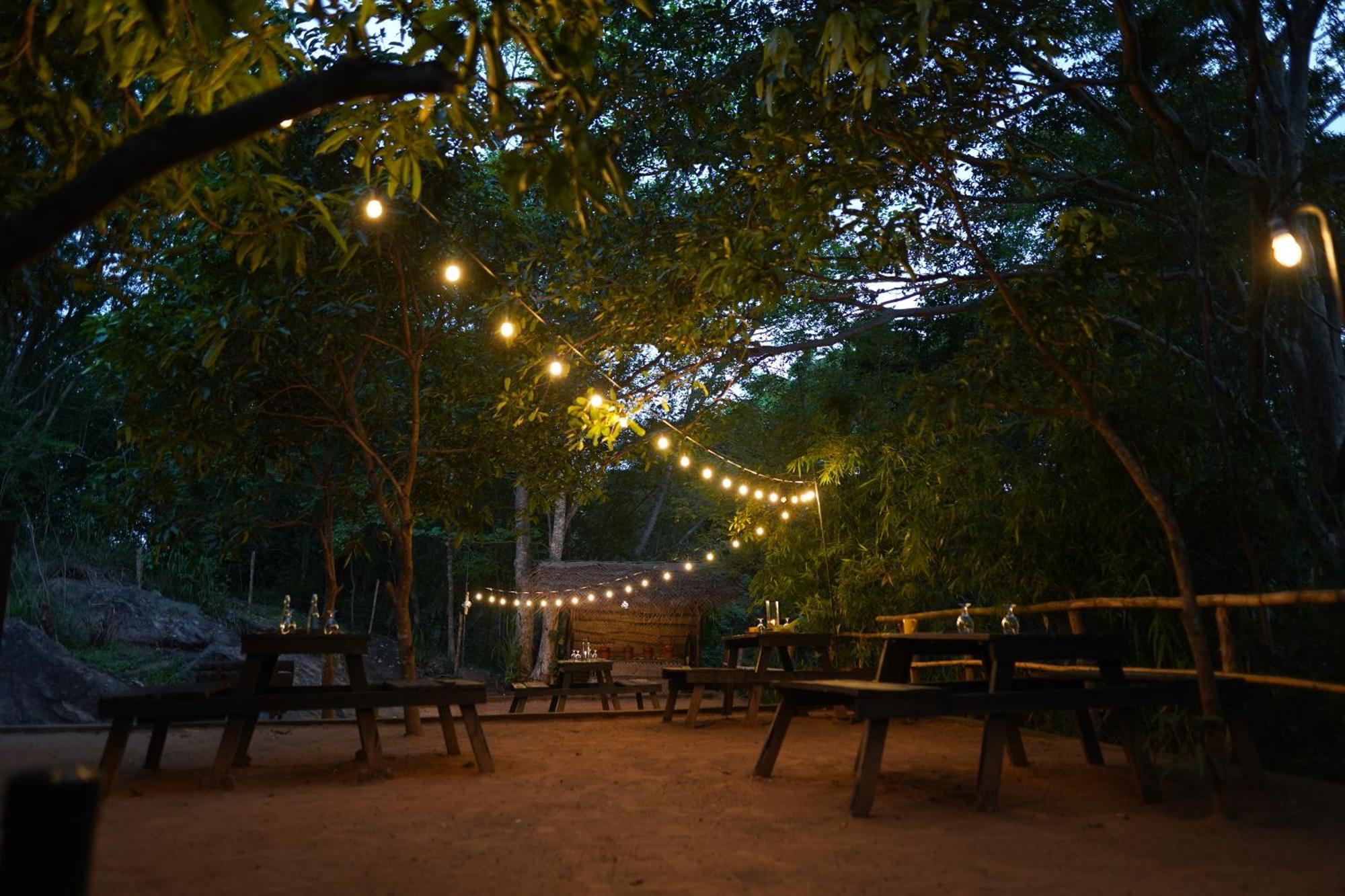 River Glamping By Gaga Bees Udawalawe Dış mekan fotoğraf