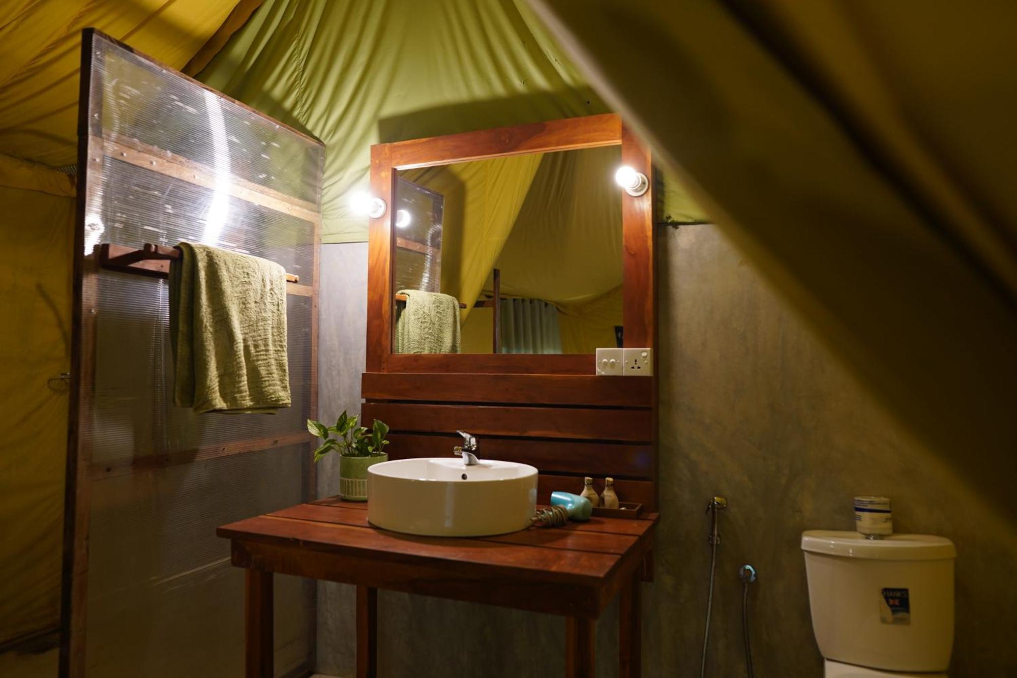 River Glamping By Gaga Bees Udawalawe Dış mekan fotoğraf